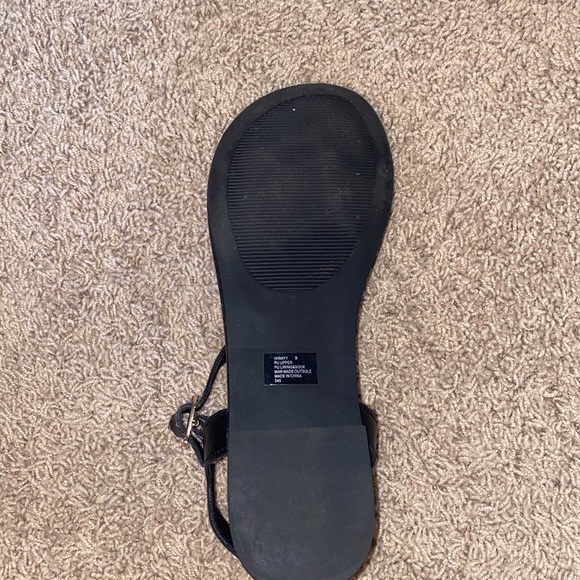 Almost brand new sandals! - Picture 3 of 3